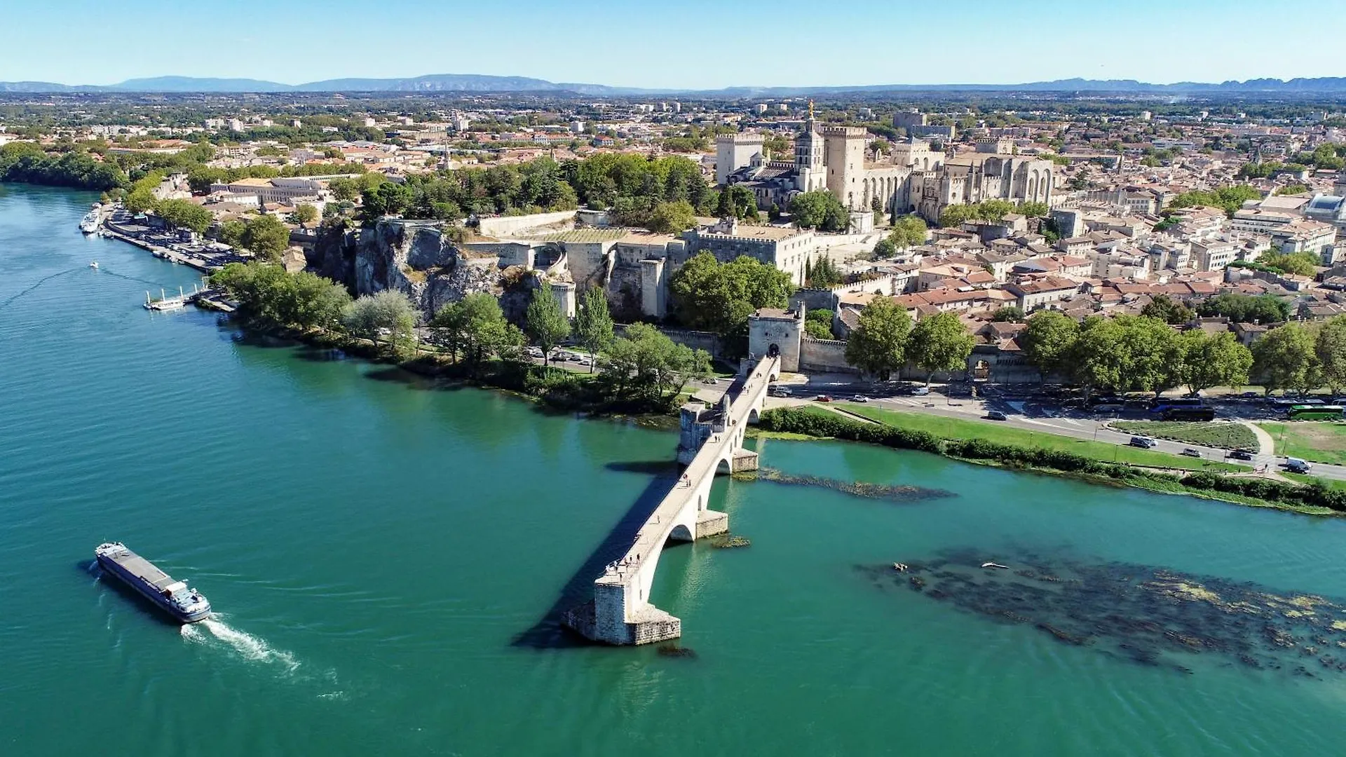 Camping Du Pont D'Avignon Hotel